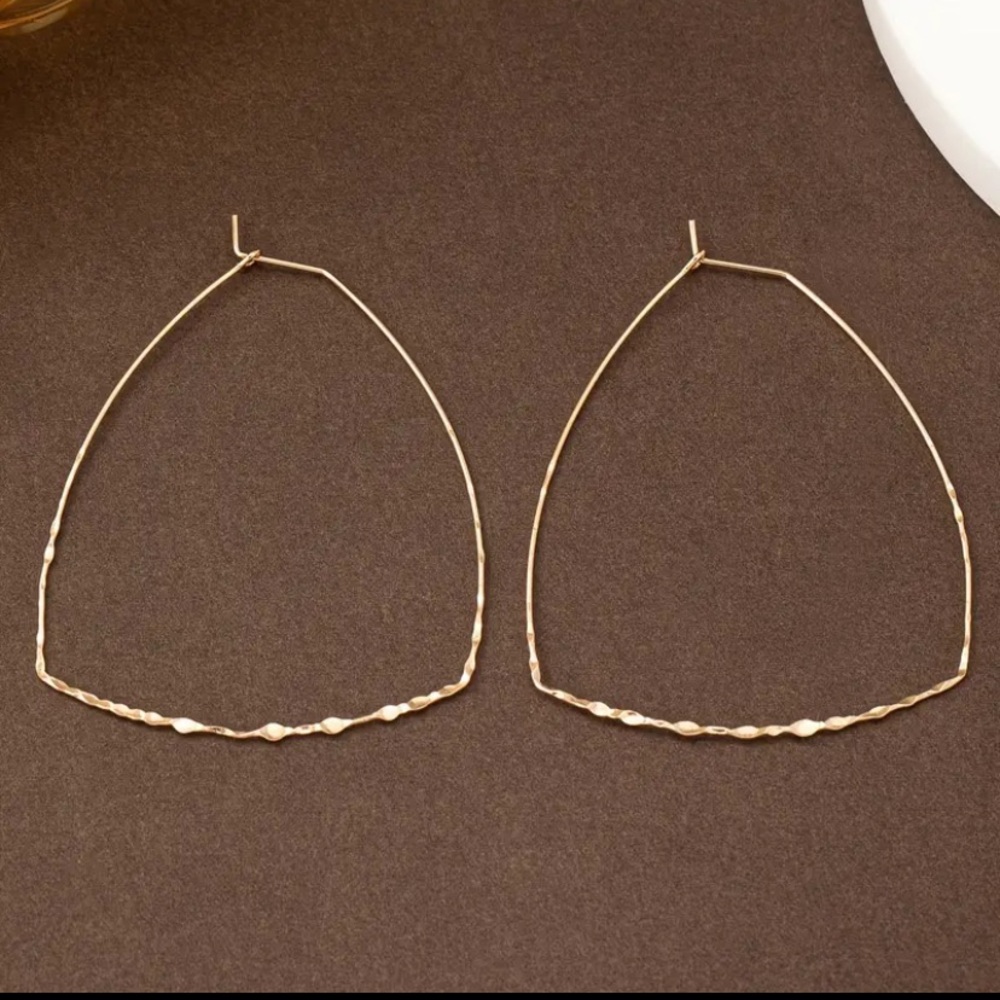 BOGO! Dainty Thin Hoop teardrop Dangle Earrings in Gold Color - NEW Boutique - Picture 3 of 6